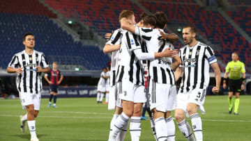 BOLOGNA, ITALY - MAY 23: Federico Chiesa of Juventus celebrates with team mates after scoring to give the side a 1-0 lead during the Serie A match between Bologna FC and Juventus at Stadio Renato Dall'Ara on May 23, 2021 in Bologna, Italy. (Photo by Jonathan Moscrop/Getty Images)