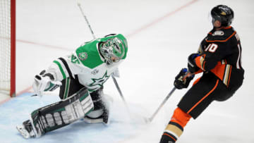 ANAHEIM, CA - APRIL 06: Dallas Stars goalie Mike McKenna (35) stops a shot by Anaheim Ducks rightwing Corey Perry (10) in the first period of a game played on April 6, 2018 at the Honda Center in Anaheim. CA. (Photo by John Cordes/Icon Sportswire via Getty Images)