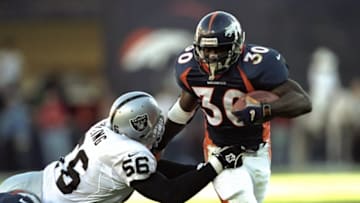22 Nov 1998: Running back Terrell Davis #30 (Mandatory Credit: Vincent Laforet /Allsport)