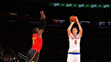 NEW YORK,NY - NOVEMBER 20: Kristaps Porzingis #6 of the New York Knicks shoots the ball against the Atlanta Hawks at Madison Square Garden on November 20, 2016 in New York, New York. Copyright 2016 NBAE (Photo by Jesse D. Garrabrant/NBAE via Getty Images)