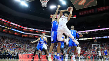 LOUISVILLE, KY - DECEMBER 29: Christen Cunningham #1 of the Louisville Cardinals shoots the ball against the Kentucky Wildcats at KFC YUM! Center on December 29, 2018 in Louisville, Kentucky. (Photo by Andy Lyons/Getty Images)