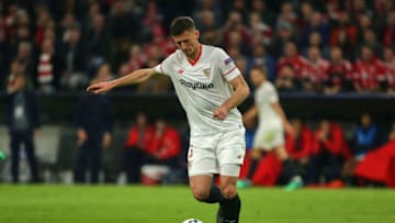 MUNICH, GERMANY - APRIL 11: Clement Lenglet of Sevilla controls the ball during the UEFA Champions League quarter final second leg match between Bayern Muenchen and Sevilla FC at Allianz Arena on April 11, 2018 in Munich, Germany. (Photo by TF-Images/Getty Images)