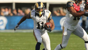 LOS ANGELES, CA - JANUARY 01: Wide receiver Tavon Austin #11 of the Los Angeles Rams carries the ball in the second quarter against the Arizona Cardinals at Los Angeles Memorial Coliseum on January 1, 2017 in Los Angeles, California. (Photo by Stephen Dunn/Getty Images)