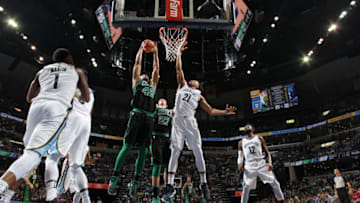 MEMPHIS, OH - DECEMBER 16: Al Horford #42 of the Boston Celtics dunks against the Memphis Grizzlies on December 16, 2017 at FedEx Forum in Memphis, Ohio. NOTE TO USER: User expressly acknowledges and agrees that, by downloading and/or using this photograph, user is consenting to the terms and conditions of the Getty Images License Agreement. Mandatory Copyright Notice: Copyright 2017 NBAE (Photo by Joe Murphy/NBAE via Getty Images)