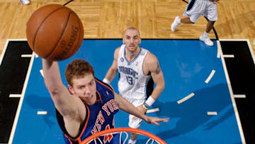 ORLANDO , FL - APRIL 10: David Lee #42 of the New York Knicks dunks against the Orlando Magic during the game on April 10, 2009 at Amway Arena in Orlando, Florida. Copyright 2009 NBAE (Photo by Fernando Medina/NBAE via Getty Images)