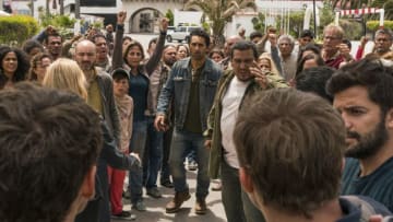 Kim Dickens as Madison Clark, Alycia Debnam-Carey as Alicia Clark, Cliff Curtis as Travis Manawa, Kelly Blatz as Brandon, Kenny Wormald as Derek, Andres Londono as Oscar Diaz - Fear the Walking Dead _ Season 2, Episode 14 - Photo Credit: Richard Foreman/AMC