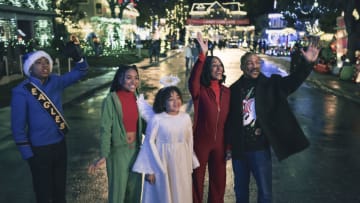 Thaddeus J. Mixson as ‘Nick Carver,’ Genneya Walton as ‘Joy Carver,’ Madison Thomas as ‘Holly Carver,’ Tracee Ellis Ross as ‘Carol Carver,’ and Eddie Murphy as ‘Chris Carver’ star in CANDY CANE LANE Photo: CLAUDETTE BARIUS © AMAZON CONTENT SERVICES LLC