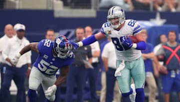 ARLINGTON, TX - SEPTEMBER 11: Jason Witten #82 of the Dallas Cowboys runs after catching a pass against the New York Giants at AT&T Stadium on September 11, 2016 in Arlington, Texas. (Photo by Tom Pennington/Getty Images)