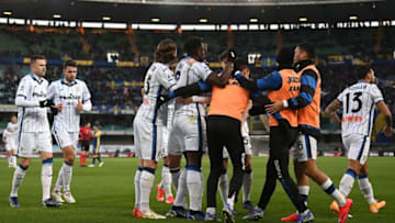 VERONA, ITALY - DECEMBER 12: Teun Koopmeniers of Atalanta BC celebrates after scoring his team second goal during the Serie A match between Hellas and Atalanta BC at Stadio Marcantonio Bentegodi on December 12, 2021 in Verona, Italy. (Photo by Alessandro Sabattini/Getty Images)
