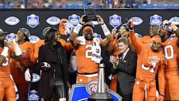CHARLOTTE, NC - DECEMBER 02: Kelly Bryant
