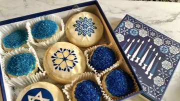 Harry & David Hanukkah Cookie Box, photo by Sandy Casanova
