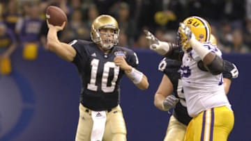 Brady Quinn pass complete to David Grimes for 24 yards for a touchdown in the first quarter during the AllState Sugar Bowl match Notre Dame vs LSU on January 3, 2007 at Superdome , New Orleans, Louisiana (Photo by A. Messerschmidt/Getty Images)