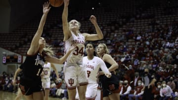 BLOOMINGTON, UNITED STATES - 2022/01/13: Grace Berger (R) of Indiana Hoosiers and Jaz Shelley (L) of Nebraska Cornhuskers in action (Photo by Jeremy Hogan/SOPA Images/LightRocket via Getty Images)