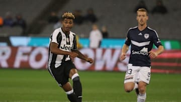 MELBOURNE, AUSTRALIA - JULY 23: Mario Lemina of Juventus passes the ball during the 2016 International Champions Cup Australia match between Melbourne Victory FC and Juventus FC at Melbourne Cricket Ground on July 23, 2016 in Melbourne, Australia. (Photo by Robert Cianflone/Getty Images)