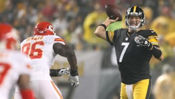Oct 2, 2016; Pittsburgh, PA, USA; Pittsburgh Steelers quarterback Ben Roethlisberger (7) passes the ball against the Kansas City Chiefs during the first quarter at Heinz Field. Mandatory Credit: Jason Bridge-USA TODAY Sports