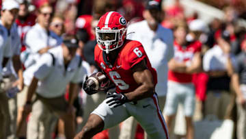 ATHENS, GA - SEPTEMBER 24: Kenny McIntosh #6 of the Georgia Bulldogs runs the ball during a game between Kent State Golden Flashes and Georgia Bulldogs at Sanford Stadium on September 24, 2022 in Athens, Georgia. (Photo by Steve Limentani/ISI Photos/Getty Images)