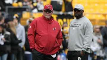 Oct 18, 2015; Pittsburgh, PA, USA; Arizona Cardinals head coach Bruce Arians and Pittsburgh Steelers head coach Mike Tomlin talk before their game at Heinz Field. Mandatory Credit: Jason Bridge-USA TODAY Sports