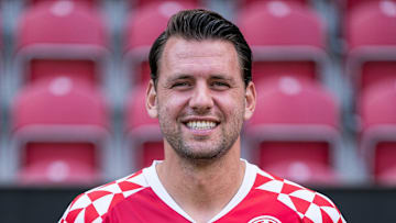 Adam Szalai bleibt in Mainz - und trainiert wieder mit