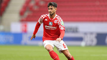 Danny Latza könnte künftig auch die S04-Binde am Arm tragen