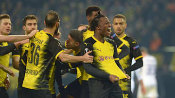 DORTMUND, GERMANY - FEBRUARY 15: Michy Batshuayi of Dortmund celebrates after scoring his team`s third goal with team mates during UEFA Europa League Round of 32 match between Borussia Dortmund and Atalanta Bergamo at the Westfalen Stadium on February 15, 2018 in Dortmund, Germany. (Photo by TF-Images/TF-Images via Getty Images)