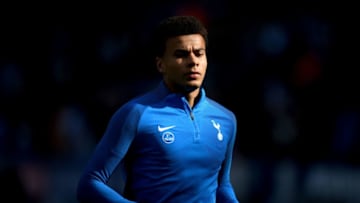 HUDDERSFIELD, ENGLAND - SEPTEMBER 30: Dele Alli of Tottenham Hotspur warms up prior to the Premier League match between Huddersfield Town and Tottenham Hotspur at John Smith's Stadium on September 30, 2017 in Huddersfield, England. (Photo by Michael Regan/Getty Images)