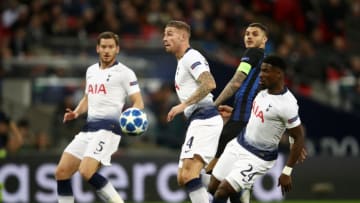 LONDON, ENGLAND - NOVEMBER 28: Jan Vertonghen of Tottenham Hotspur, Toby Alderweireld and Serge Aurier of Tottenham Hotspur collide with Mauro Icardi of Inter Milan during the UEFA Champions League Group B match between Tottenham Hotspur and FC Internazionale at Wembley Stadium on November 28, 2018 in London, United Kingdom. (Photo by Julian Finney/Getty Images)