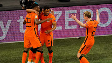 Netherlands' Denzel Dumfries, Donyell Malen, Owen Wijndal, and Frenkie de Jong (Photo by Andre Weening/BSR Agency/Getty Images)