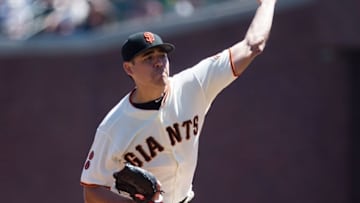 Aug 31, 2016; San Francisco, CA, USA; San Francisco Giants starting pitcher Matt Moore (45) pitches against the Arizona Diamondbacks during the first inning at AT&T Park. Mandatory Credit: Kelley L Cox-USA TODAY Sports