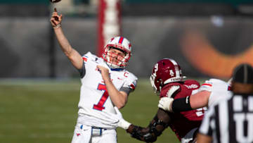 PHILADELPHIA, PA - NOVEMBER 07: Shane Buechele #7 of the Southern Methodist Mustangs passes the ball against the Temple Owls in the first quarter at Lincoln Financial Field on November 5, 2020 in Philadelphia, Pennsylvania. (Photo by Mitchell Leff/Getty Images)