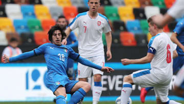 UDINE, ITALY - MARCH 27: Sandro Tonali of Italy U19 in action during the Elite Round U19 match between Italy and Czech Republic on March 27, 2018 in Udine, Italy. (Photo by Gabriele Maltinti/Getty Images)