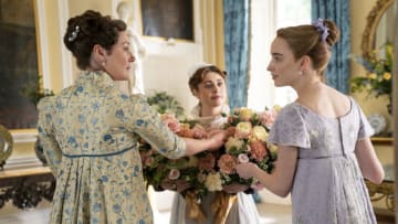 Bridgerton. (L to R) Ruth Gemmell as Lady Violet Bridgerton, Elle Meadows as Aubrey Hall Maid, Phoebe Dyvenor as Daphne Basset in episode 204 of Bridgerton. Cr. Liam Daniel/Netflix © 2022