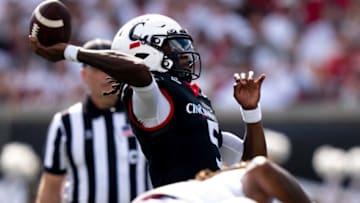 Cincinnati Bearcats quarterback Emory Jones against Eastern Kentucky at Nippert Stadium.