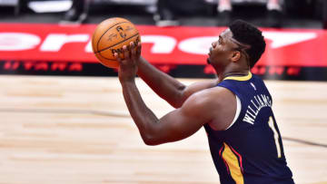 Zion Williamson #1 of the New Orleans Pelicans shoots a free throw (Photo by Julio Aguilar/Getty Images)