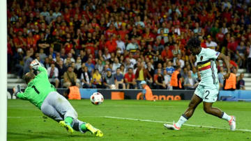 TOULOUSE, FRANCE - JUNE 26: Michy Batshuayi of Belgium scores his team's second goal past Gabor Kiraly of Hungary during the UEFA EURO 2016 round of 16 match between Hungary and Belgium at Stadium Municipal on June 26, 2016 in Toulouse, France. (Photo by Dennis Grombkowski/Getty Images)