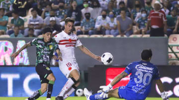 León and Toluca brought the curtain down on the Liga MX regular season with a helter-skelter match that ended 4-4. (Photo by Carlos Zepeda/Jam Media/Getty Images)
