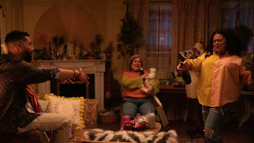 Survival of the Thickest. (L to R) Tone Bell as Khalil, Liza Treyger as Jade and Michelle Buteau as Mavis in Survival of the Thickest. Cr. Vanessa Clifton/Netflix © 2023