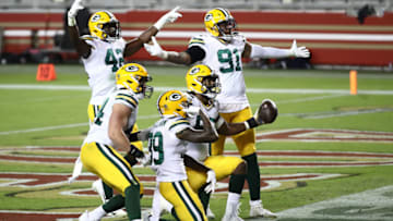 SANTA CLARA, CALIFORNIA - NOVEMBER 05: Za'Darius Smith #55 of the Green Bay Packers celebrates with teammates after forcing a turn over against the San Francisco 49ers during the third quarter at Levi's Stadium on November 05, 2020 in Santa Clara, California. (Photo by Ezra Shaw/Getty Images)