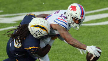 ORCHARD PARK, NEW YORK - NOVEMBER 29: Stefon Diggs #14 of the Buffalo Bills makes the first quarter catch against Rayshawn Jenkins #23 of the Los Angeles Chargers at Bills Stadium on November 29, 2020 in Orchard Park, New York. (Photo by Timothy T Ludwig/Getty Images)