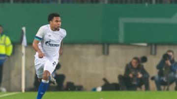 BIELEFELD, GERMANY - OCTOBER 29: Weston McKennie of Schalke controls the ball during the DFB Cup second round match between Arminia Bielefeld and FC Schalke 04 at Schueco Arena on October 29, 2019 in Bielefeld, Germany. (Photo by TF-Images/Getty Images)