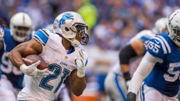 Sep 11, 2016; Indianapolis, IN, USA; Detroit Lions running back Ameer Abdullah (21) runs the ball in the first half of the game against the Indianapolis Colts at Lucas Oil Stadium. the Detroit Lions beat the Indianapolis Colts by the score of 39-35. Mandatory Credit: Trevor Ruszkowski-USA TODAY Sports