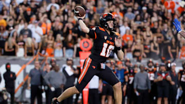 Auburn Daily's Lance Dawe proposed a quarterback in the transfer portal from the Pac-12 who could be QB2 for Auburn football Mandatory Credit: Soobum Im-USA TODAY Sports