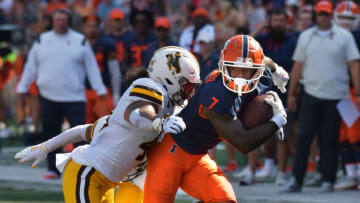 Illinois Fighting Illini wide receiver Brian Hightower (7) runs the ball after a catch(Ron Johnson-USA TODAY Sports)