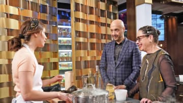 MASTERCHEF: L-R: Contestant Kelsey with judge judge Joe Bastianich and guest judge Nancy Silverton in the “Nancy Silverton Pasta Challenge” airing Wednesday, July 14 (8:00-9:00 PM ET/PT) on FOX. © 2021 FOX MEDIA LLC. CR: FOX.