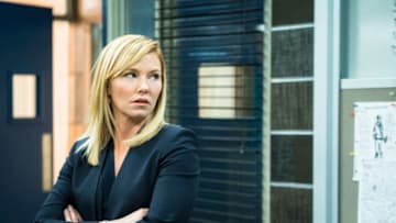 LAW & ORDER: SPECIAL VICTIMS UNIT -- "Decline and Fall" Episode 1809 -- Pictured: Kelli Giddish as Detective Amanda Rollins -- (Photo by : Michael Parmelee/NBC)