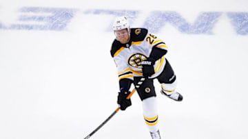 TORONTO, ONTARIO - AUGUST 09: Ondrej Kase #28 of the Boston Bruins warms up prior to an Eastern Conference Round Robin game against the Washington Capitals during the 2020 NHL Stanley Cup Playoffs at Scotiabank Arena on August 09, 2020 in Toronto, Ontario, Canada. (Photo by Andre Ringuette/Freestyle Photo/Getty Images)