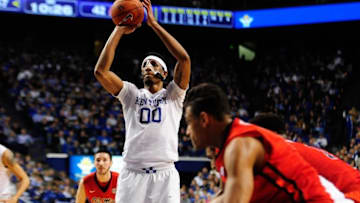 Jan 2, 2016; Lexington, KY, USA; Kentucky Wildcats forward Marcus Lee (00) shoots from the free throw line during the second half at Rupp Arena. Kentucky Wildcats won 83-61. Mandatory Credit: Joshua Lindsey-USA TODAY Sports