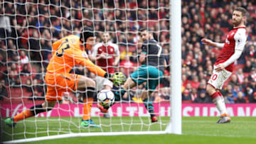 LONDON, ENGLAND - APRIL 08: Shane Long of Southampton scores his sides first goal during the Premier League match between Arsenal and Southampton at Emirates Stadium on April 8, 2018 in London, England. (Photo by Bryn Lennon/Getty Images)