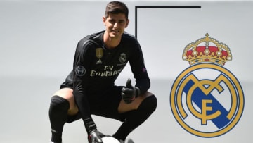 MADRID, SPAIN - AUGUST 09: New signing Thibaut Courtois of Real Madrid is presented to fans after he signed a six-year-deal with Real Madrid at Estadio Santiago Bernabeu on August 9, 2018 in Madrid, Spain. (Photo by Denis Doyle/Getty Images)