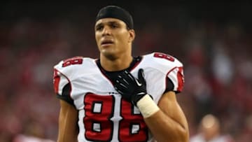 Dec 23, 2013; San Francisco, CA, USA; Atlanta Falcons tight end Tony Gonzalez (88) before the final regular season game at Candlestick Park San Francisco 49ers. Mandatory Credit: Kelley L Cox-USA TODAY Sports