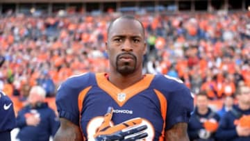 Dec 13, 2015; Denver, CO, USA; Denver Broncos tight end Vernon Davis (80) before the game against the Oakland Raiders at Sports Authority Field at Mile High. Mandatory Credit: Ron Chenoy-USA TODAY Sports